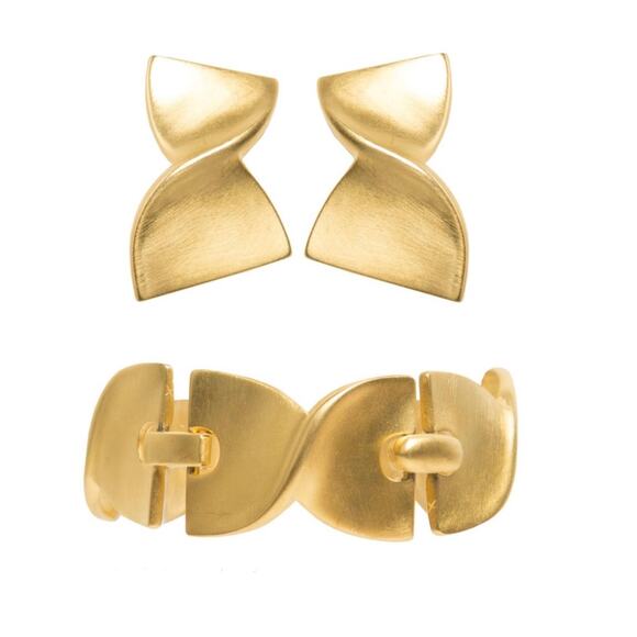 Vintage Givenchy Hourglass Gold Tone Link Bracelet & Clip Earrings Set 80s - Picture 2 of 11